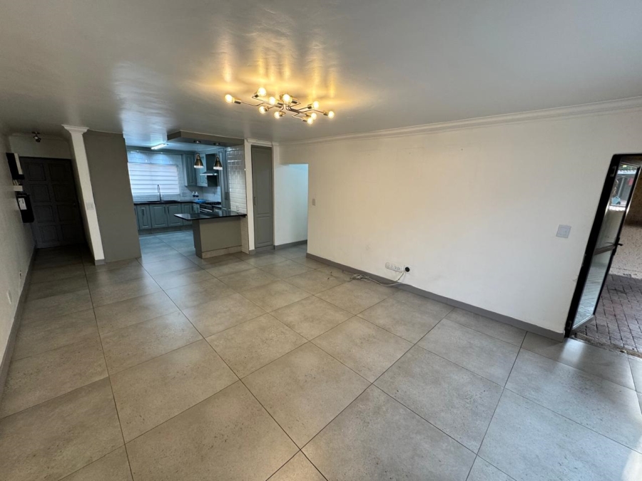 3 Bedroom Property for Sale in Lakefield Gauteng