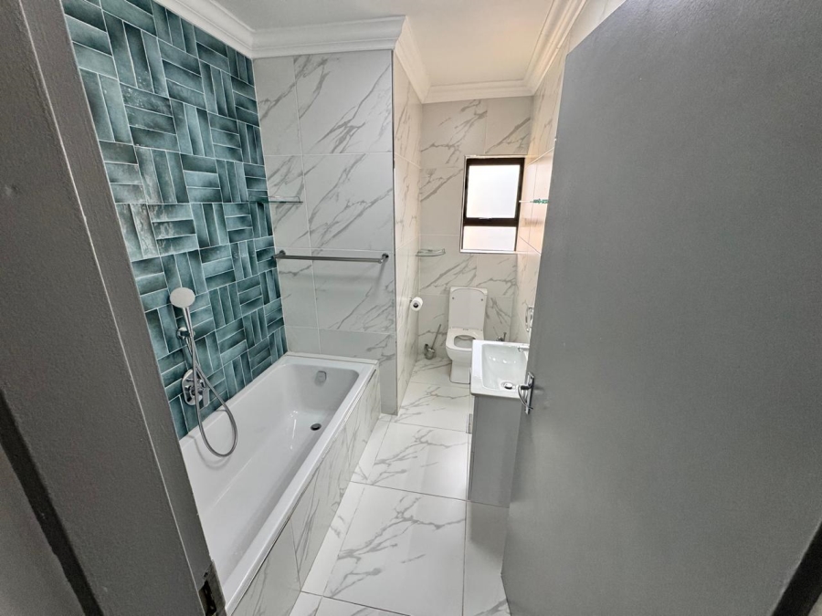 3 Bedroom Property for Sale in Lakefield Gauteng