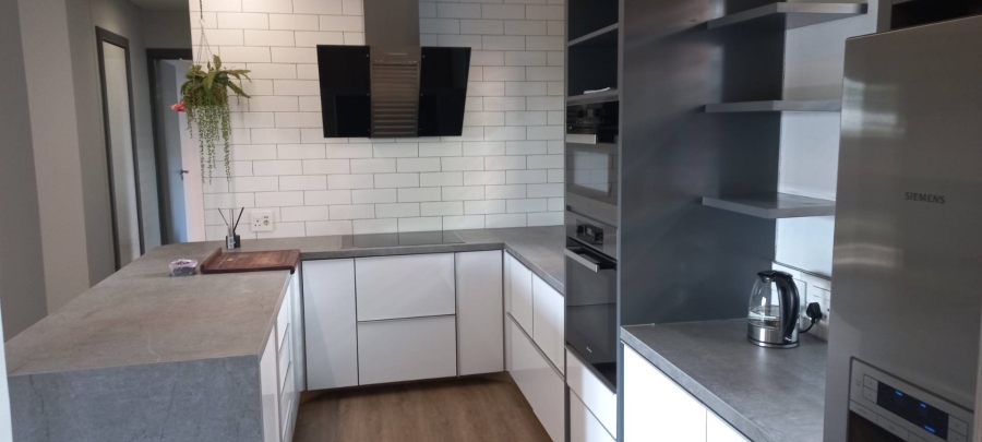 3 Bedroom Property for Sale in Nieuw Muckleneuk Gauteng