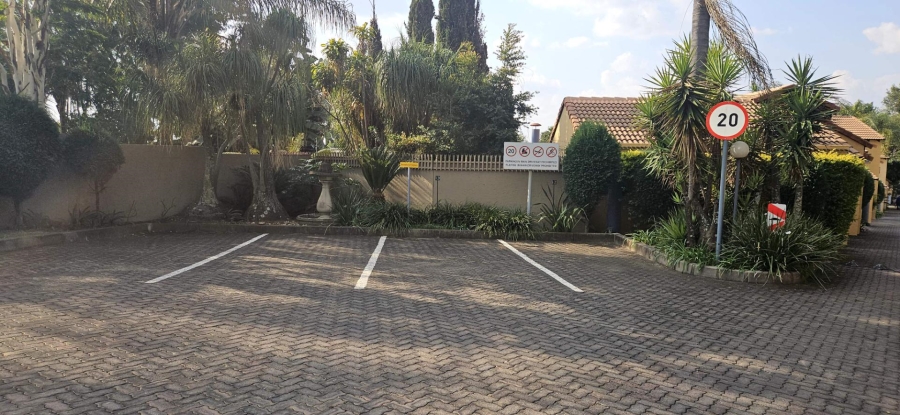2 Bedroom Property for Sale in Wapadrand Gauteng