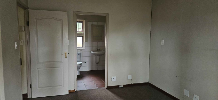 2 Bedroom Property for Sale in Wapadrand Gauteng