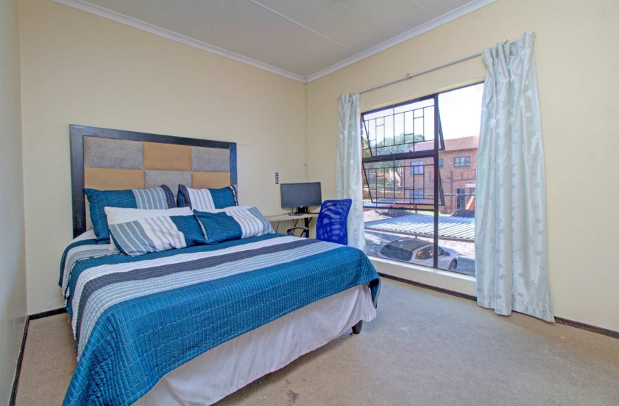 2 Bedroom Property for Sale in Wilgeheuwel Gauteng