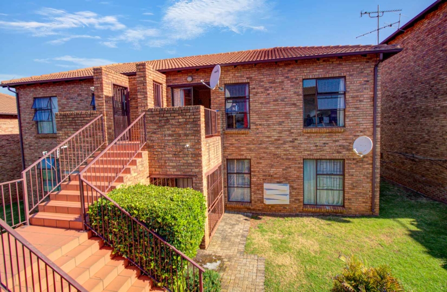 2 Bedroom Property for Sale in Wilgeheuwel Gauteng