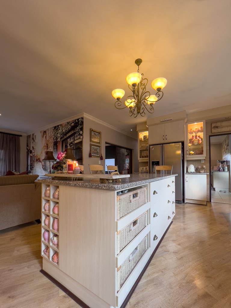 4 Bedroom Property for Sale in Midfield Estate Gauteng
