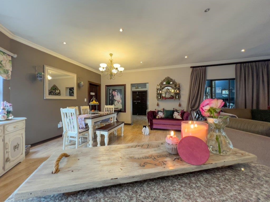 4 Bedroom Property for Sale in Midfield Estate Gauteng