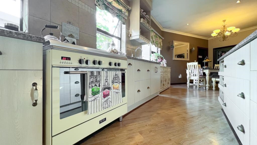 4 Bedroom Property for Sale in Midfield Estate Gauteng