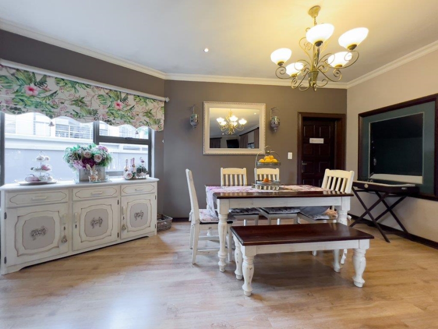 4 Bedroom Property for Sale in Midfield Estate Gauteng