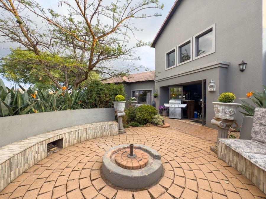 4 Bedroom Property for Sale in Midfield Estate Gauteng