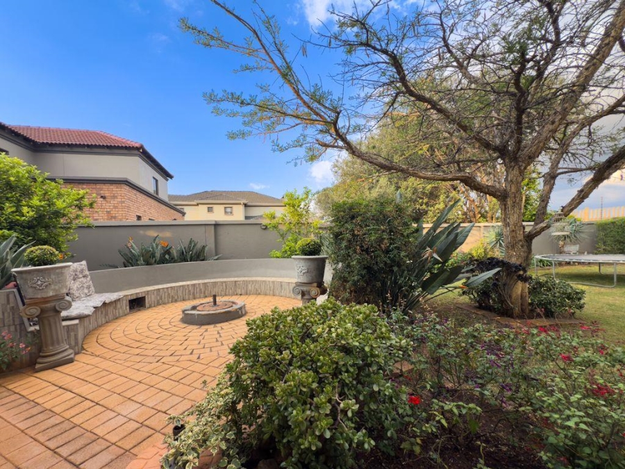 4 Bedroom Property for Sale in Midfield Estate Gauteng