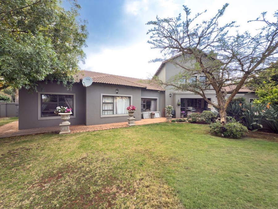 4 Bedroom Property for Sale in Midfield Estate Gauteng