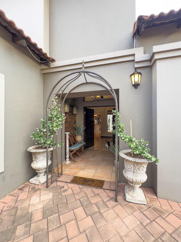4 Bedroom Property for Sale in Midfield Estate Gauteng