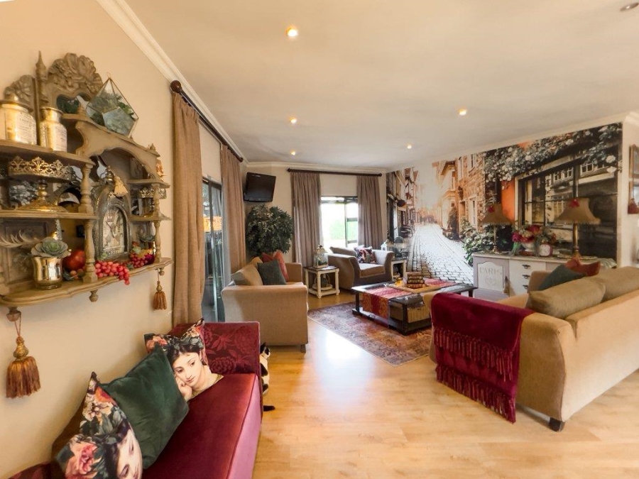 4 Bedroom Property for Sale in Midfield Estate Gauteng
