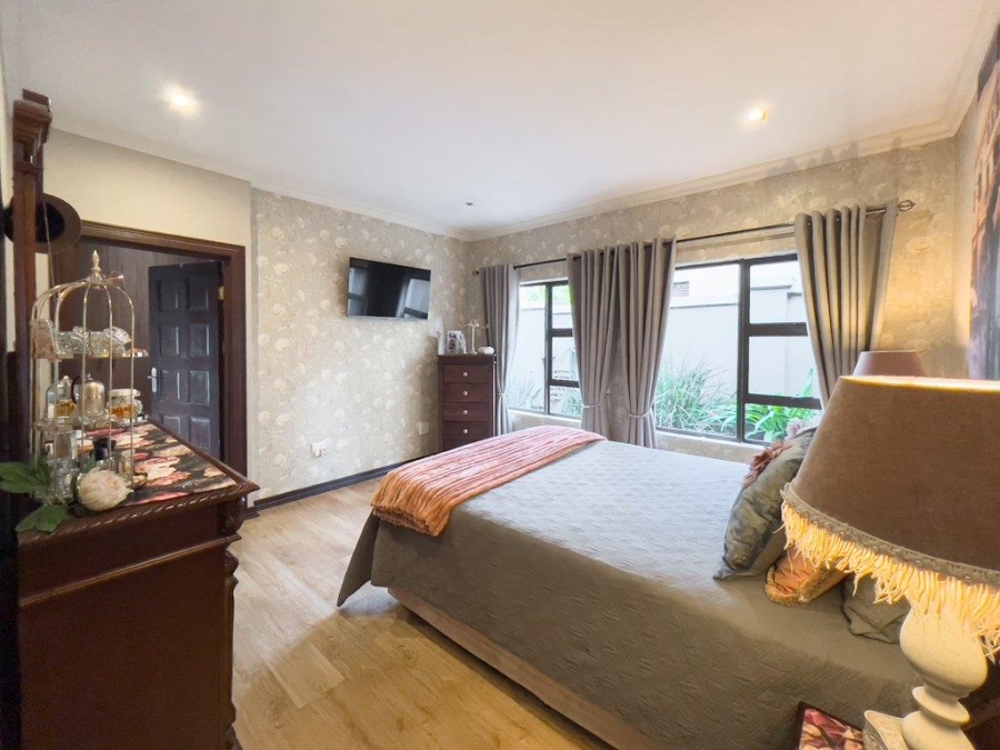 4 Bedroom Property for Sale in Midfield Estate Gauteng
