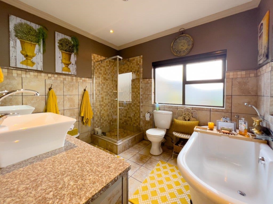 4 Bedroom Property for Sale in Midfield Estate Gauteng