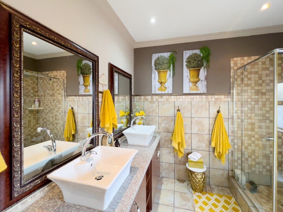 4 Bedroom Property for Sale in Midfield Estate Gauteng