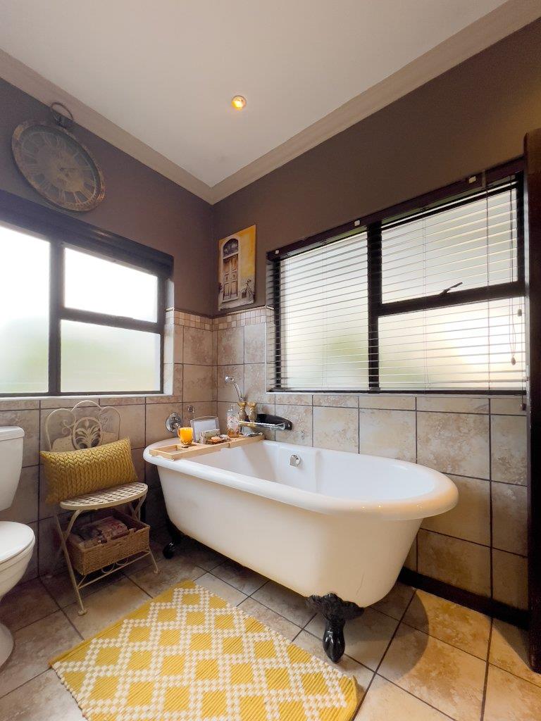 4 Bedroom Property for Sale in Midfield Estate Gauteng