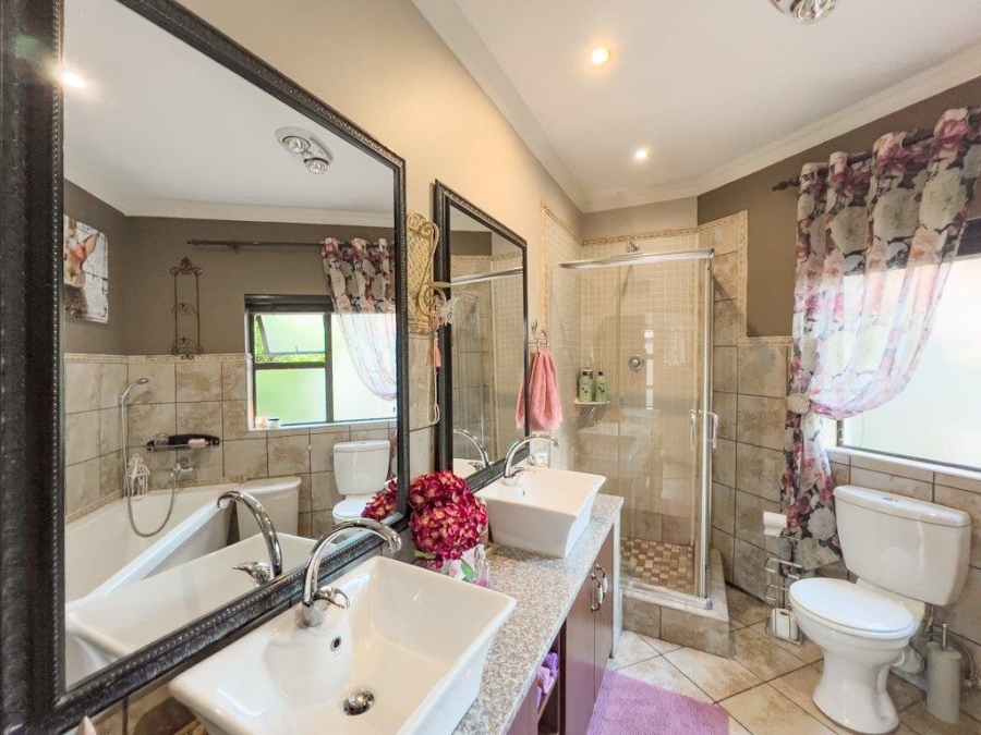 4 Bedroom Property for Sale in Midfield Estate Gauteng