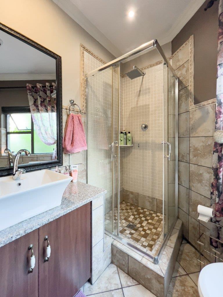 4 Bedroom Property for Sale in Midfield Estate Gauteng