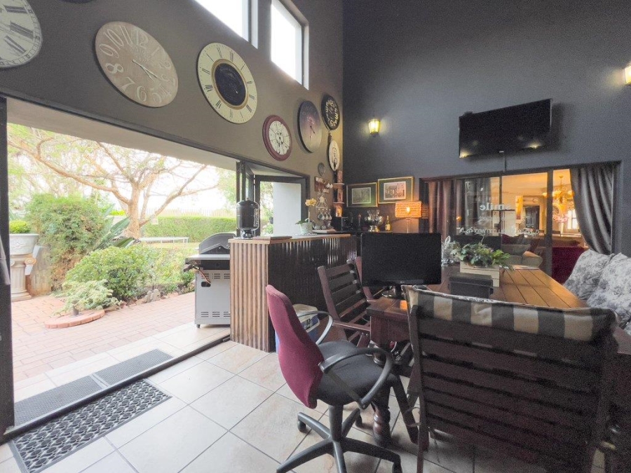 4 Bedroom Property for Sale in Midfield Estate Gauteng