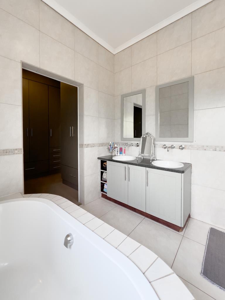3 Bedroom Property for Sale in Midfield Estate Gauteng