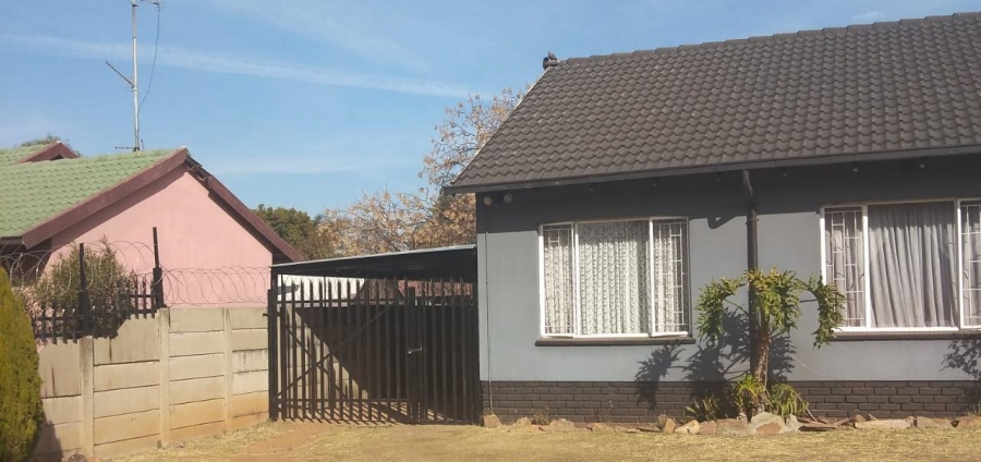 To Let 4 Bedroom Property for Rent in Mayberry Park Gauteng