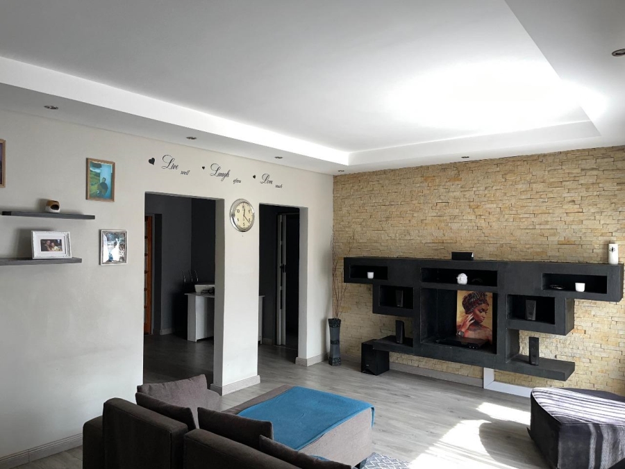 To Let 4 Bedroom Property for Rent in Mayberry Park Gauteng