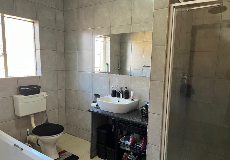 To Let 4 Bedroom Property for Rent in Mayberry Park Gauteng