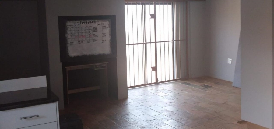 To Let 4 Bedroom Property for Rent in Mayberry Park Gauteng