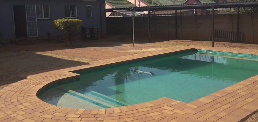 To Let 4 Bedroom Property for Rent in Mayberry Park Gauteng