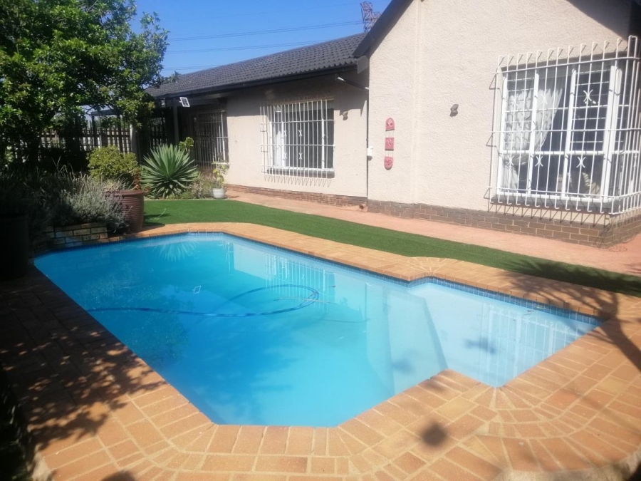 3 Bedroom Property for Sale in Randhart Gauteng