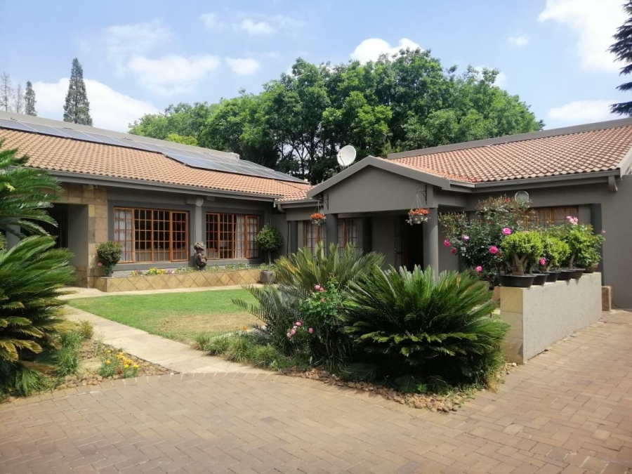 4 Bedroom Property for Sale in Lambton Gauteng