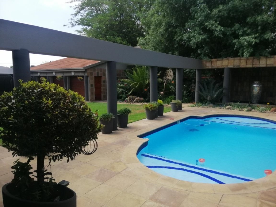 4 Bedroom Property for Sale in Lambton Gauteng