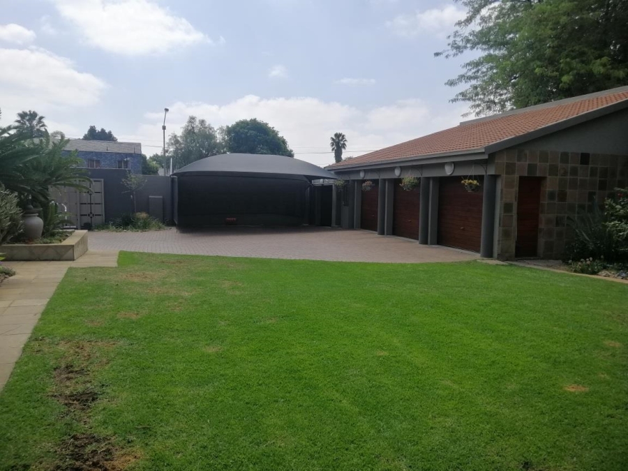 4 Bedroom Property for Sale in Lambton Gauteng