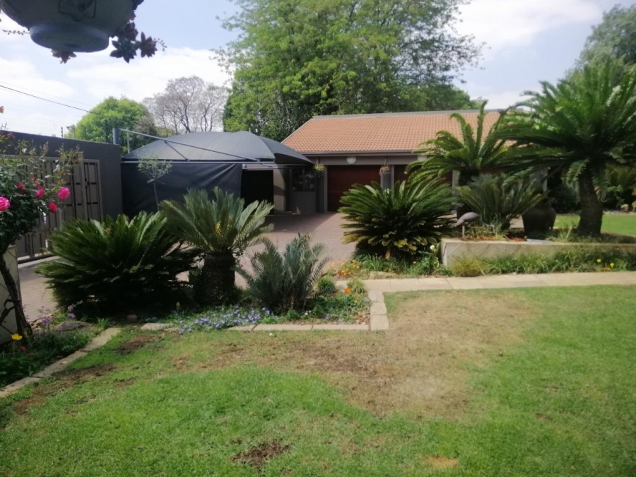 4 Bedroom Property for Sale in Lambton Gauteng