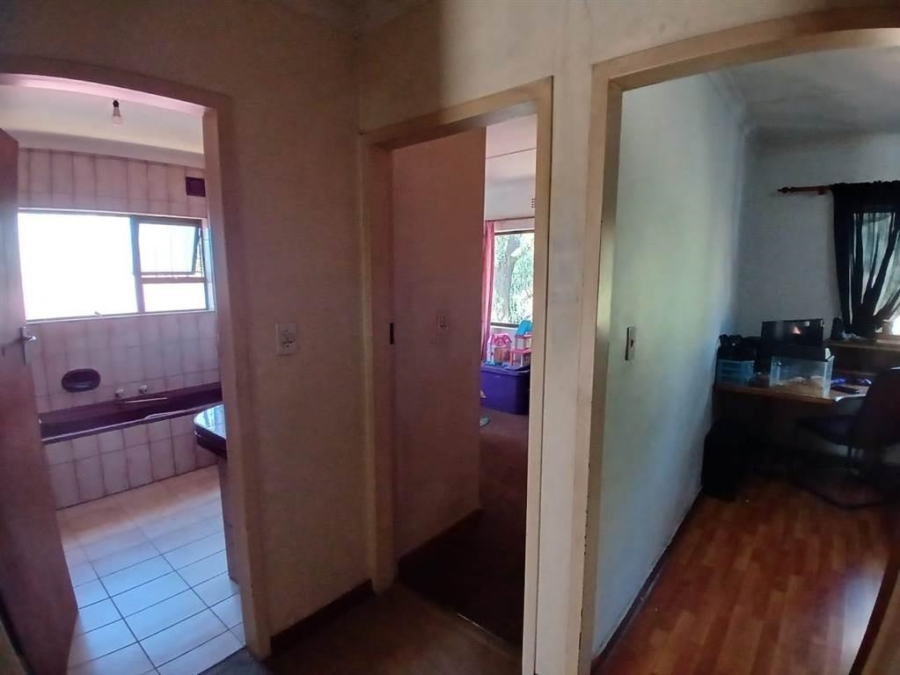 8 Bedroom Property for Sale in Parkhill Gardens Gauteng