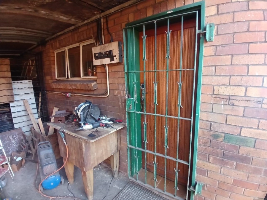 8 Bedroom Property for Sale in Parkhill Gardens Gauteng