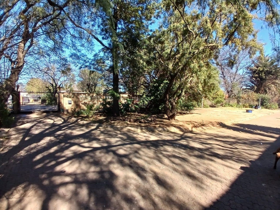 8 Bedroom Property for Sale in Parkhill Gardens Gauteng