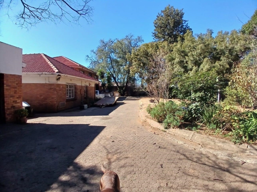 8 Bedroom Property for Sale in Parkhill Gardens Gauteng