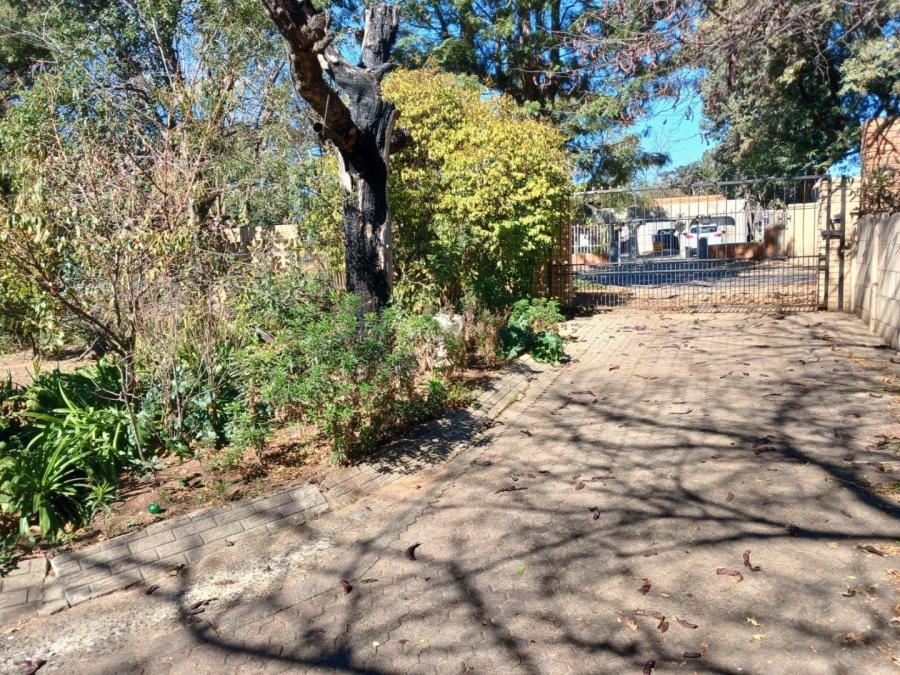 8 Bedroom Property for Sale in Parkhill Gardens Gauteng