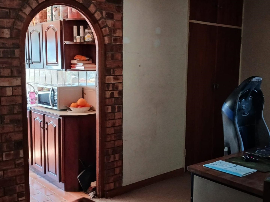 8 Bedroom Property for Sale in Parkhill Gardens Gauteng