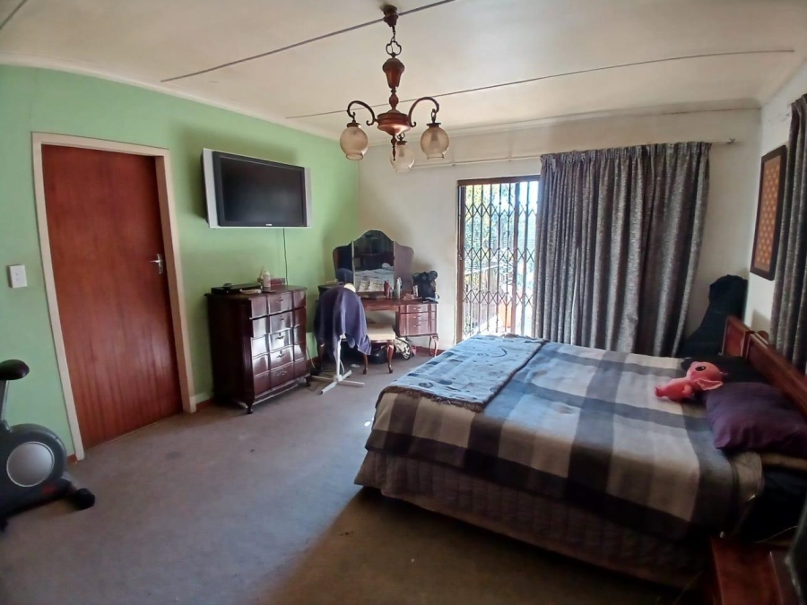 8 Bedroom Property for Sale in Parkhill Gardens Gauteng