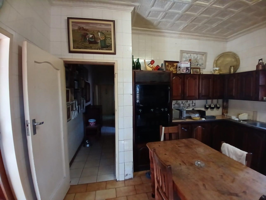 8 Bedroom Property for Sale in Parkhill Gardens Gauteng