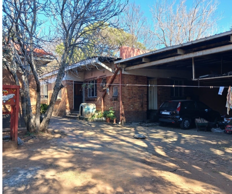 8 Bedroom Property for Sale in Parkhill Gardens Gauteng