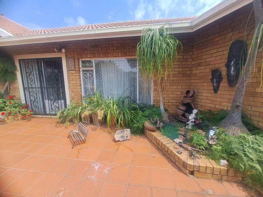 4 Bedroom Property for Sale in Elspark Gauteng