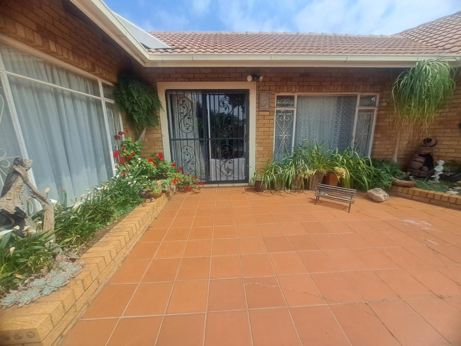 4 Bedroom Property for Sale in Elspark Gauteng