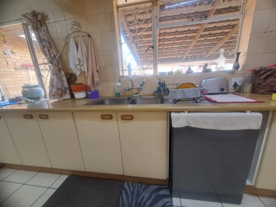 4 Bedroom Property for Sale in Elspark Gauteng