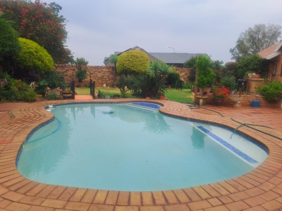 4 Bedroom Property for Sale in Elspark Gauteng