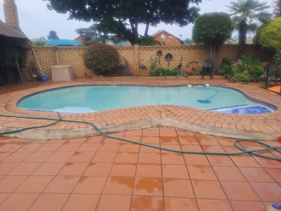 4 Bedroom Property for Sale in Elspark Gauteng