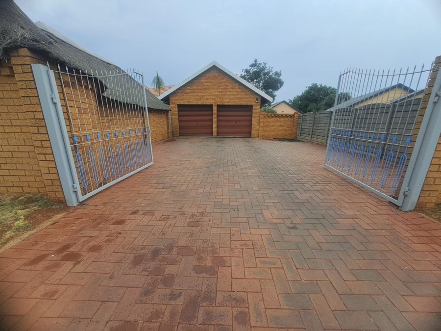4 Bedroom Property for Sale in Elspark Gauteng