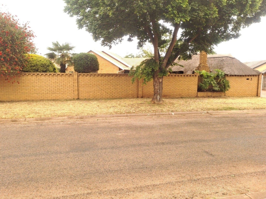 4 Bedroom Property for Sale in Elspark Gauteng